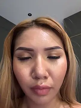 Alittleasiangirl webcam