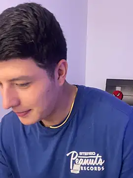 Goldenknight33 webcam