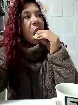 Scarlet_curly8a webcam