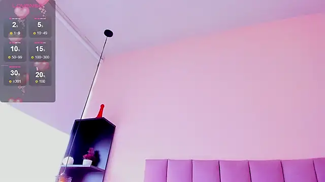 violet_myerrs webcam