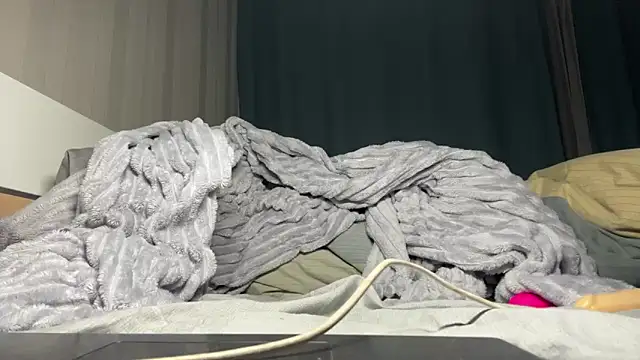 MissEvelynGlow webcam