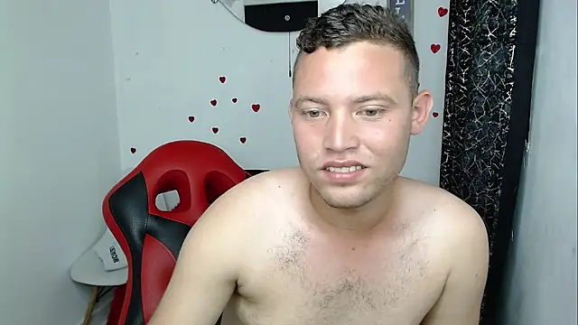 sven_fox723 (M young) - oil in my bigboods full naked