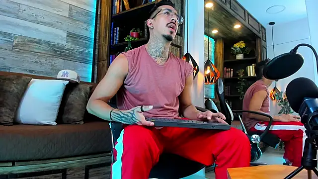 Donovan_Desmond webcam