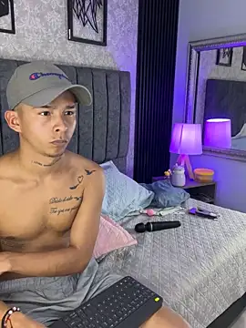 bliinkii_and_luka_ webcam