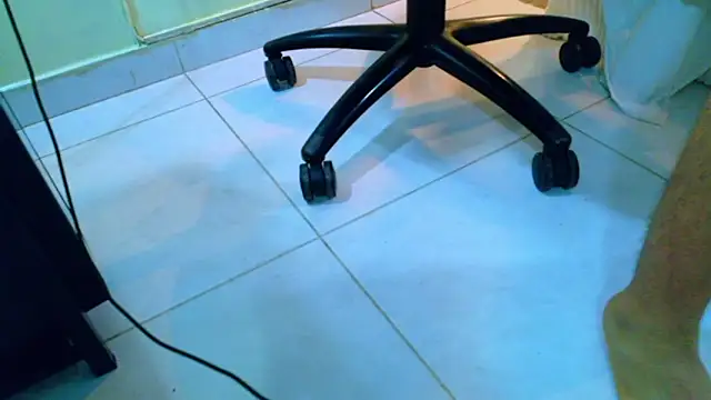 Oliver_Jamees webcam