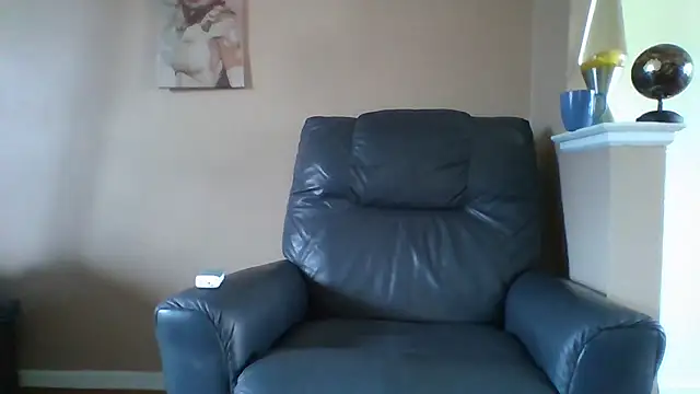 single_white_male (Ask my age) - Try to make daddy cum!