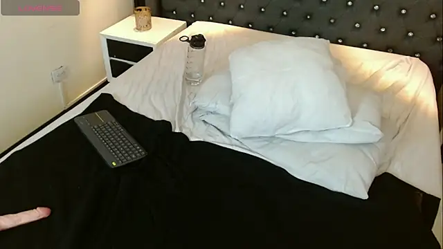 lolagolden1 (F young) - oil in ass