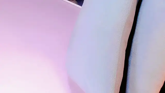 IssabellaIzzy live sex cam