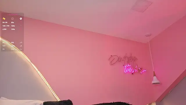 AllisonRoberts_ webcam