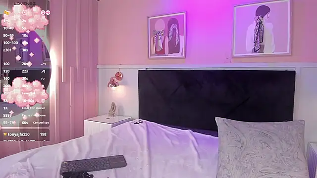 elodie_walker webcam