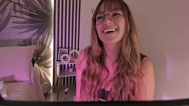 samaantha-white - Samaantha-White's free webcam - UK Sex Cams