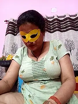 Webcam Model (Gullapi)  is live.Free join now!