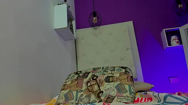 Curly_temptation webcam