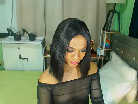 GoldenCumTYRA webcam