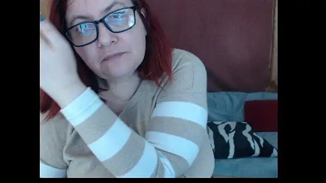 PlayfullMature webcam