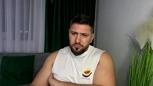 Gold_Alpha_Boy webcam