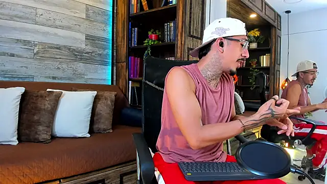 Donovan_Desmond webcam