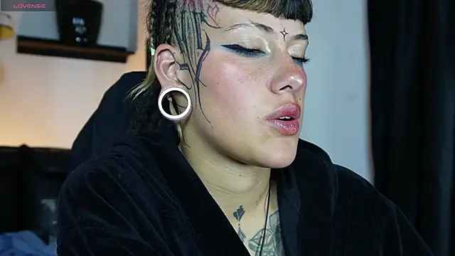 _sharlotte777 webcam