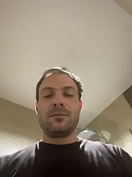 Adventurehotman webcam