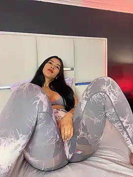 BellaFernandez__ webcam