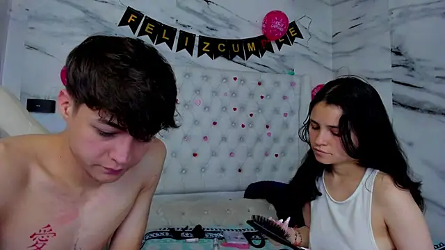 Ari_and_Storm webcam