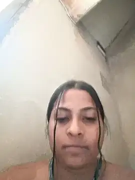 Giselabrunette25 webcam