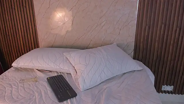 king_lovely_hornyy webcam