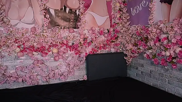 KinkyFriedChicks webcam