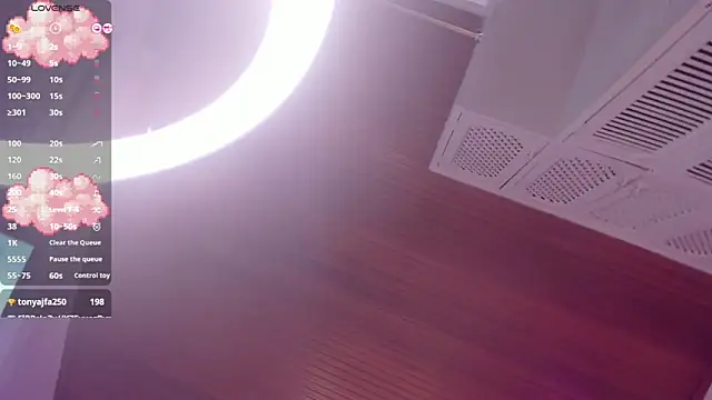 elodie_walker webcam