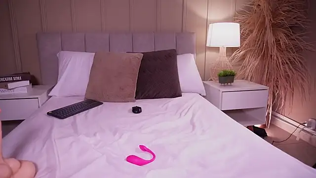 curvyliciousss webcam