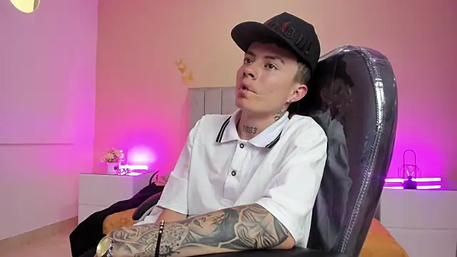 nascary_fox - Nascary_Fox's free webcam - UK Sex Cams