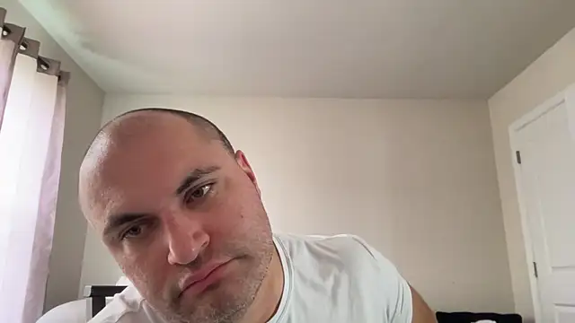 SluggishChase99 webcam