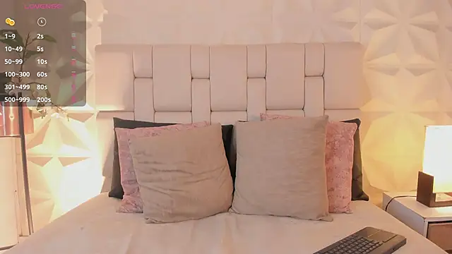 scarlettadams__ webcam