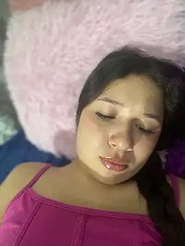 Webcam Model (Dulce_maria3t)  is live.Free join now!