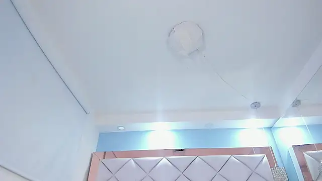 kimberlyaniston webcam