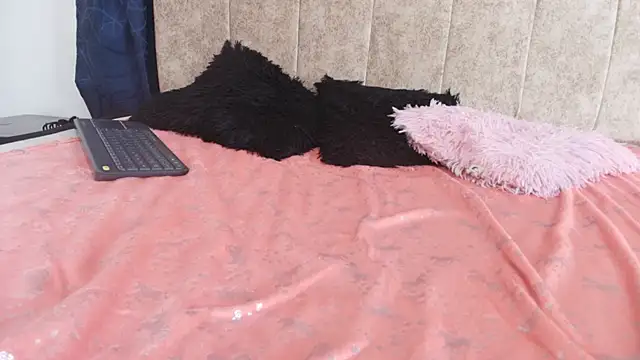 Slut_Full_Messy webcam