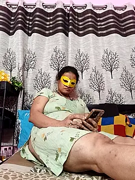 gullapi (F milf) - Full nude show