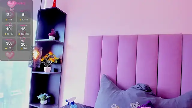 violet_myerrs webcam