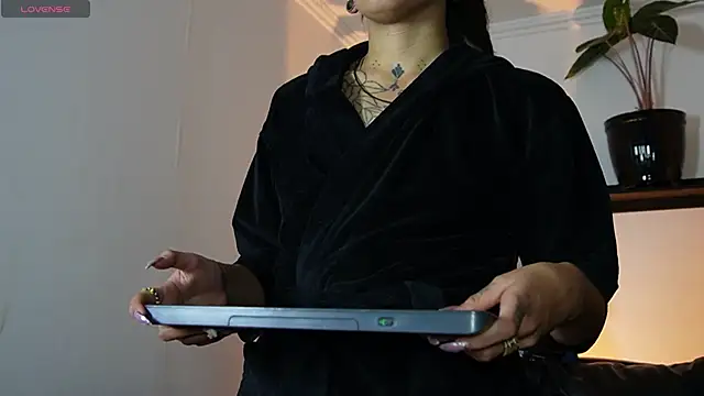 _sharlotte777 webcam