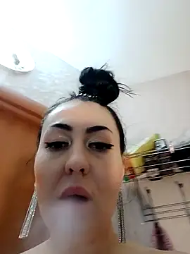 regina6125 - Regina6125's free webcam