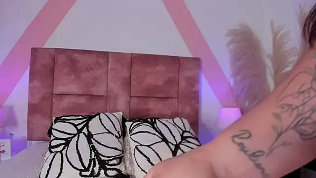 isabella_whiithe webcam