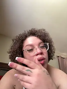 QueenNuttCollector webcam