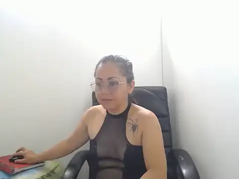 playfullpaulina webcam