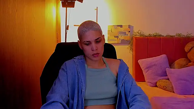 Charlee_pink webcam