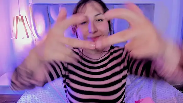 Maddie-LesYoux webcam