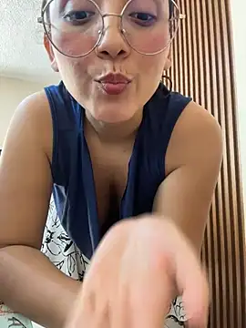 Kay_LustyWife webcam