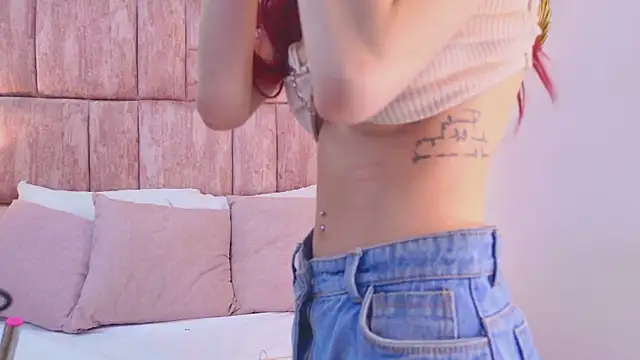 scarlettfoox - ScarlettFoox's free webcam - UK Sex Cams