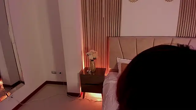 Victoria_Beaumont webcam