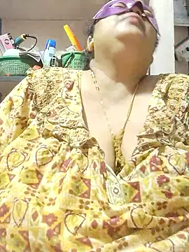 tamilthanushri webcam