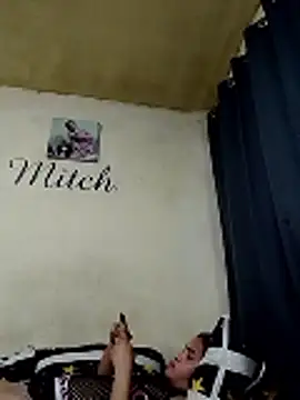 sexymitchyx24 webcam